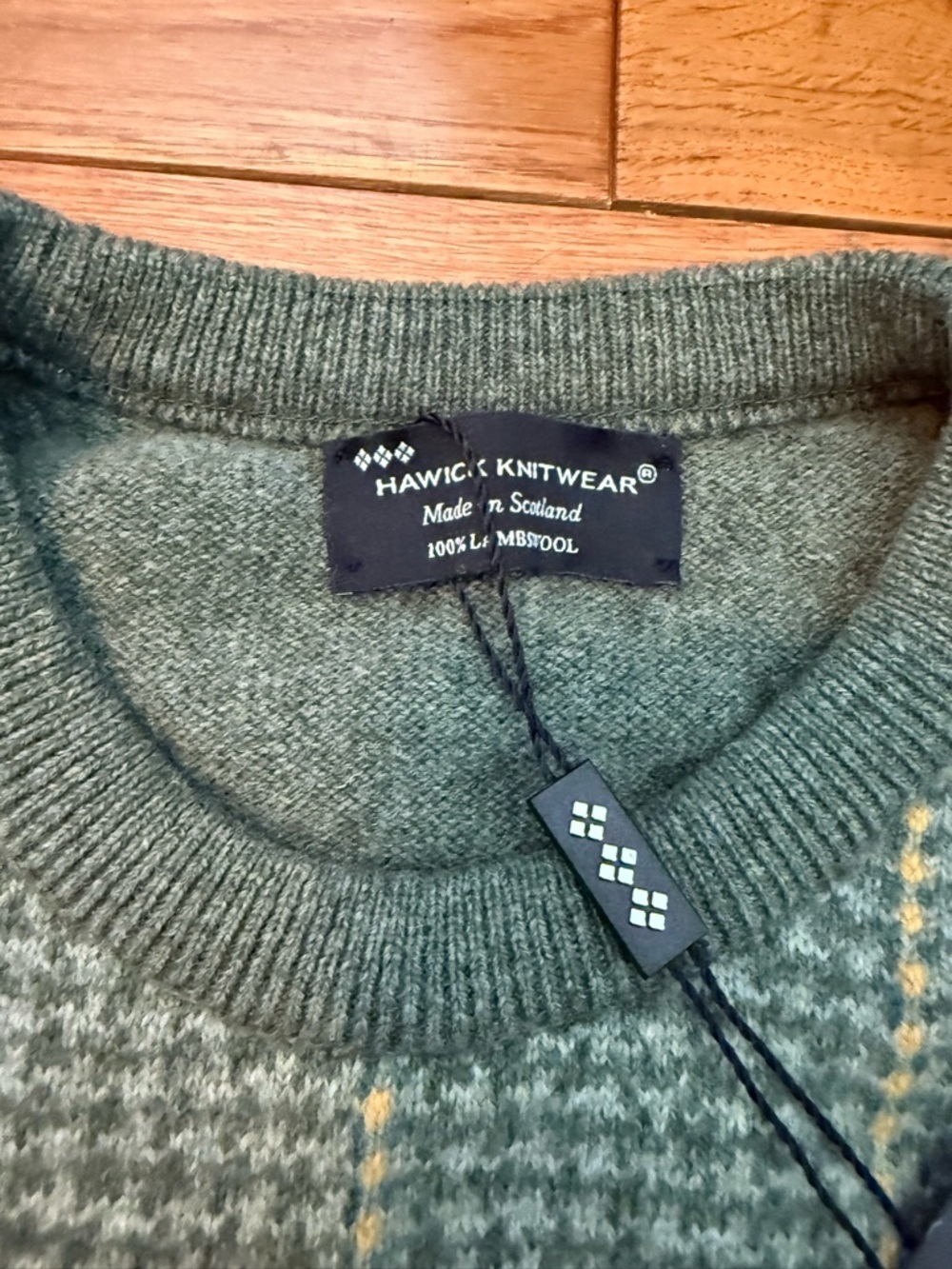 Hawick Knitwear 100% Lambswool Sweater NWT - Picture 3 of 6